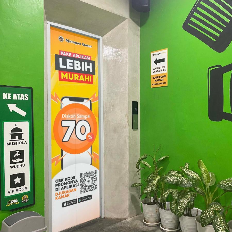Hostel Djuragan Kamar Mangga Besar Dżakarta Zewnętrze zdjęcie