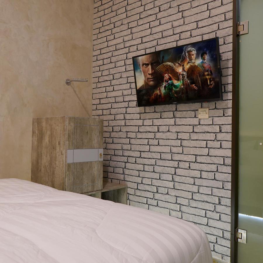 Hostel Djuragan Kamar Mangga Besar Dżakarta Zewnętrze zdjęcie