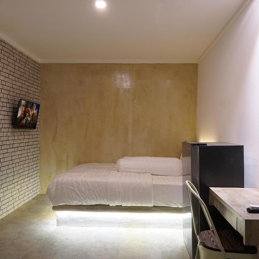 Hostel Djuragan Kamar Mangga Besar Dżakarta Zewnętrze zdjęcie